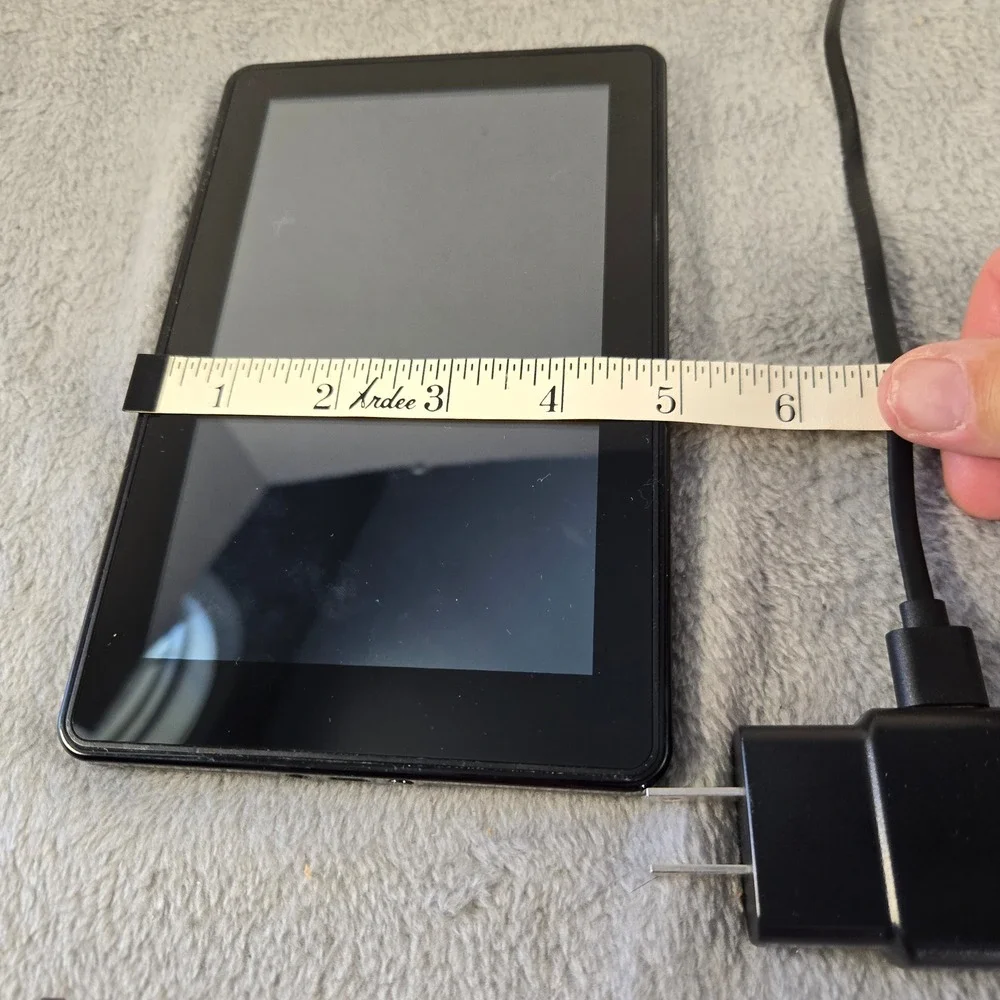 Amazon Kindle Fire 1st Generation 7in Black Tablet D01400 with Charger
